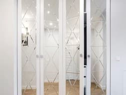 Шкаф распашной №111