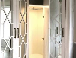 Шкаф угловой №10