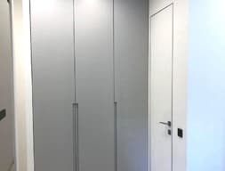 Шкаф в прихожую №18