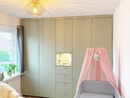 Шкаф в детскую комнату №19