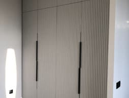 Шкаф распашной №203