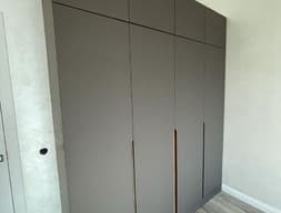 Шкаф распашной 210