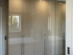 Шкаф распашной 212