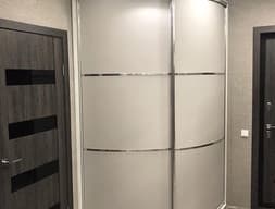 Шкаф-купе радиусный №23