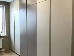 Шкаф распашной 218