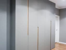 Шкаф распашной №1