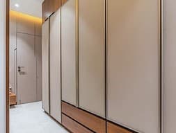 Шкаф распашной №12