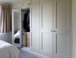 Шкаф распашной №25