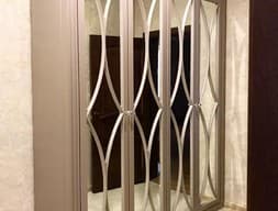 Шкаф распашной №99 с зеркалом